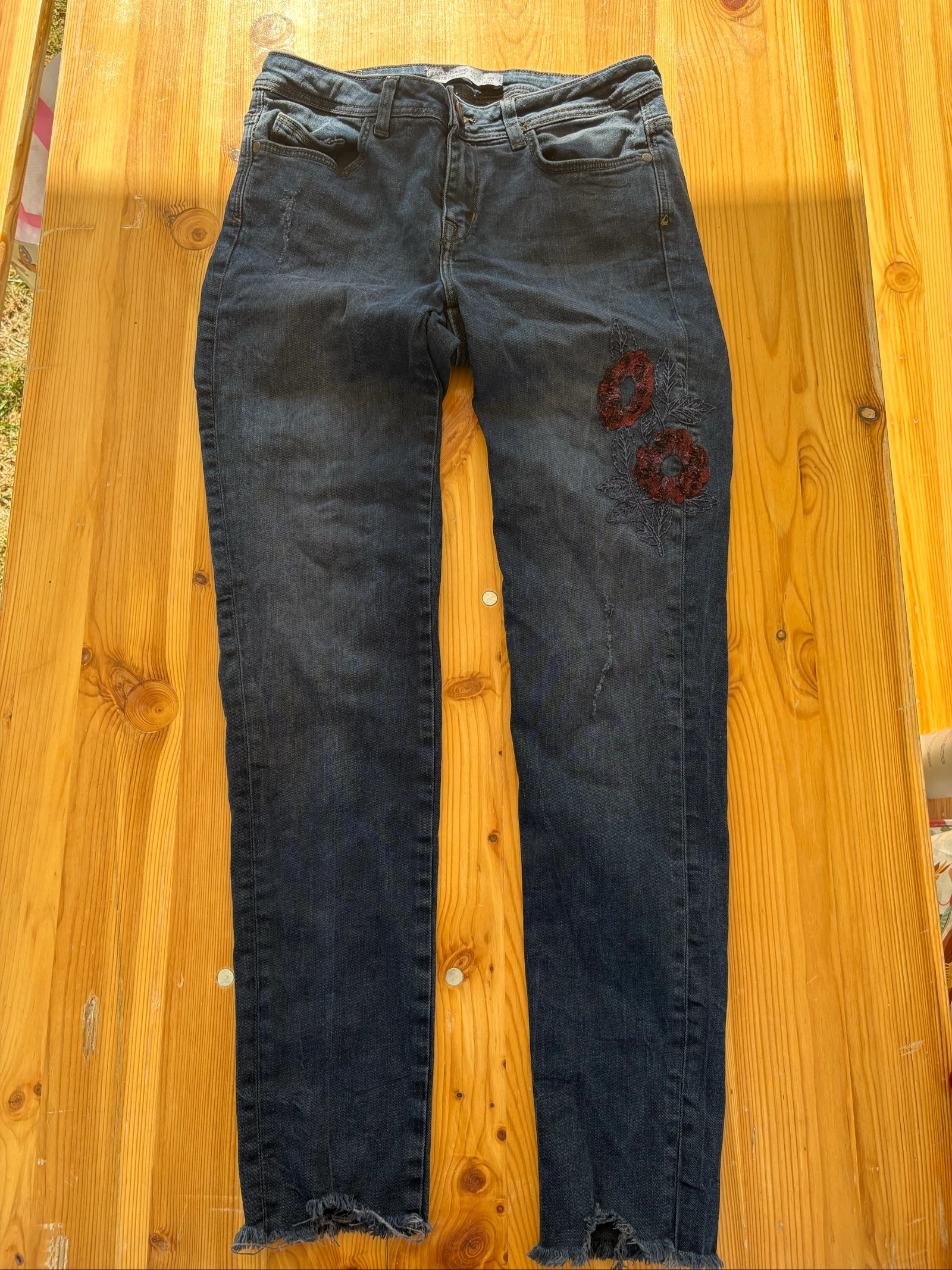 Women's jeans size 36 Zara red flower detail – photo 3